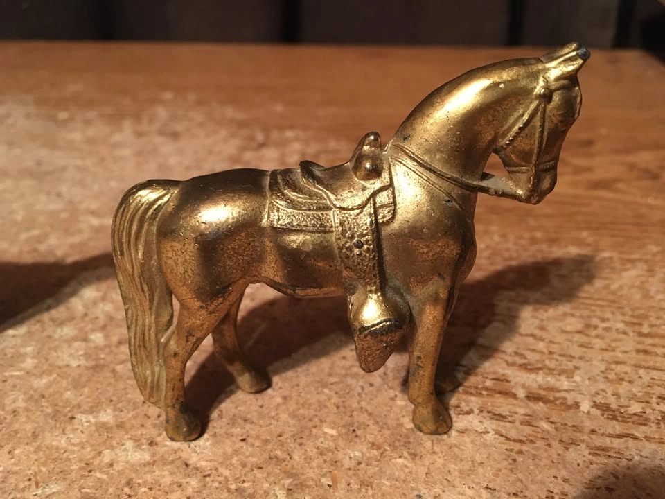 LOT OF TWO BRASS AND METAL HORSES GOLD TONE - photo 2