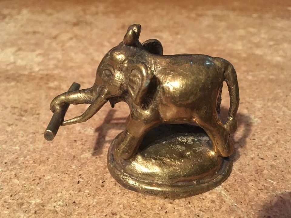 Lot of 2 Brass and Bronze Elephant Figurines - photo 2