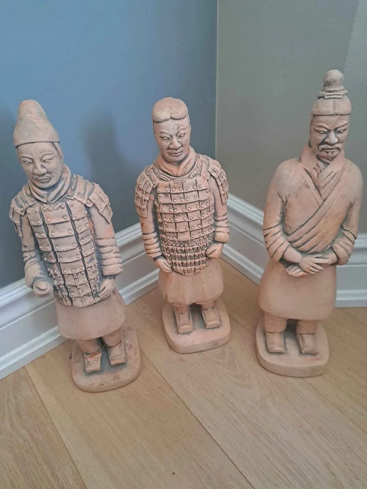 3 Terra Cotta soldiers