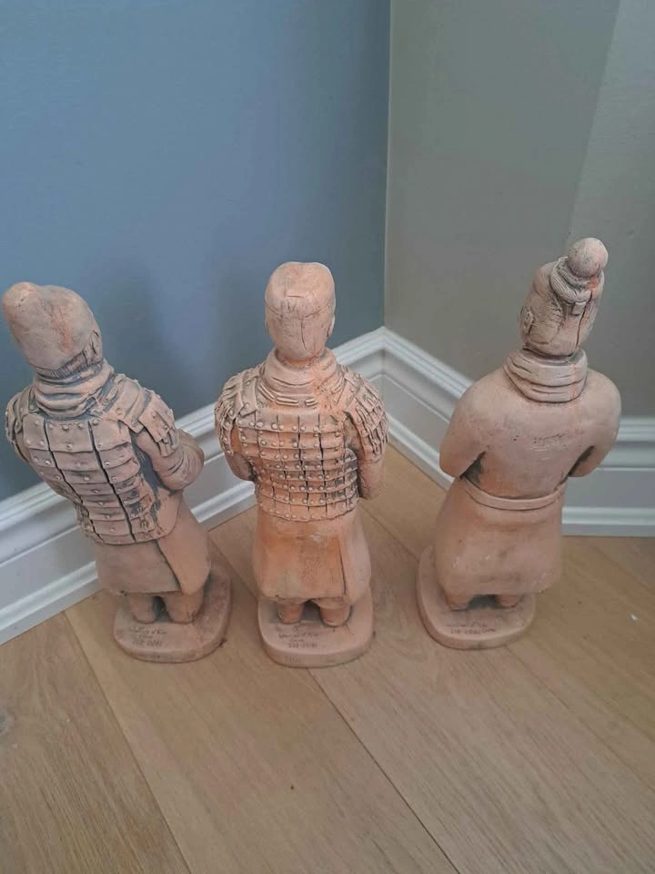 3 Terra Cotta soldiers - photo 2