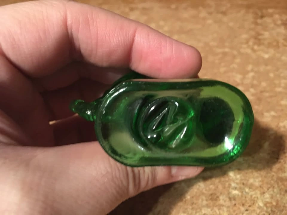 VINTAGE 80S MOSSER GREEN ART GLASS TRUNK UP ELEPHANT FIGURINE - photo 3