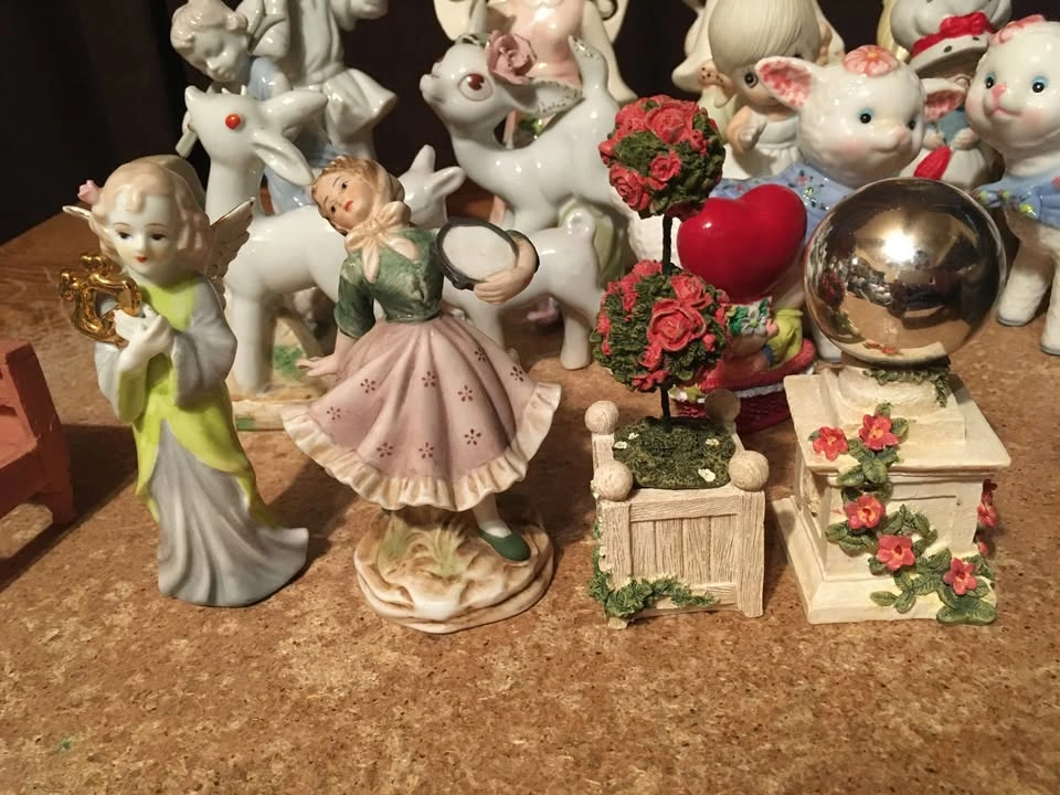 LOT OF 35 FIGURINES ENESCO ANGELS ANIMALS DEER BEAR KIDS - photo 5