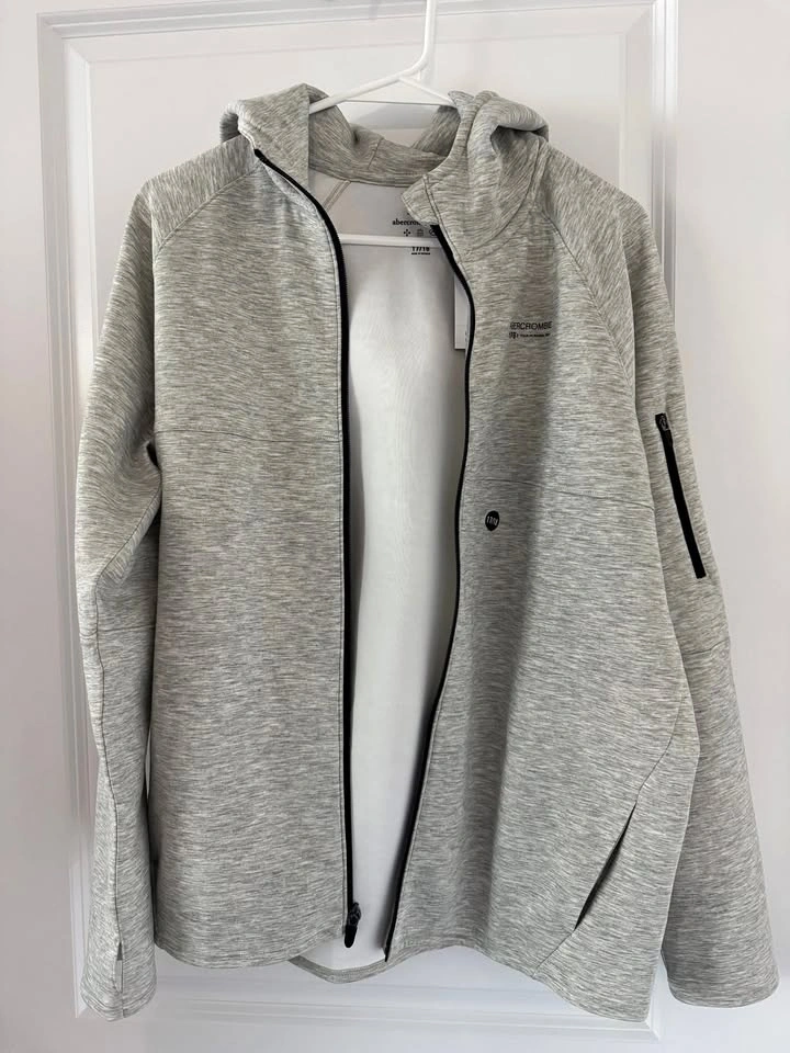 Abercrombie Kids YPB Neoknit Active Full-Zip Hoodie Size 17/18⚽️