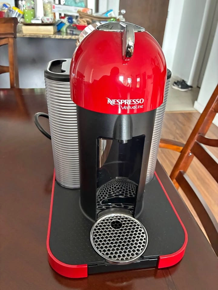 Breville Nespresso VertuoLine (Cherry)