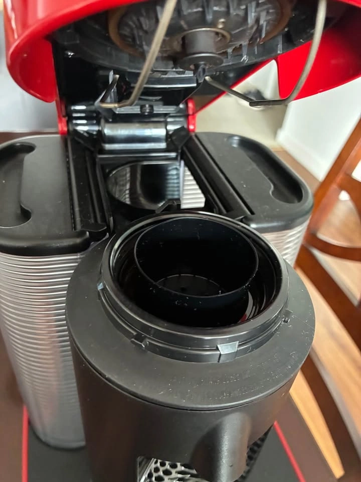 Breville Nespresso VertuoLine (Cherry) - photo 2