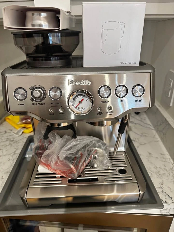 Breville Barista Express Espresso Machine – Open Box / Like New