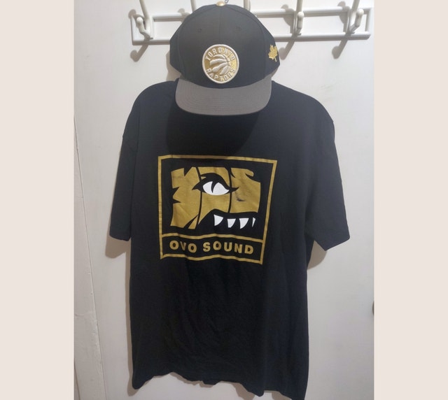 Toronto Raptors Golden Collection T-Shirt and Hat