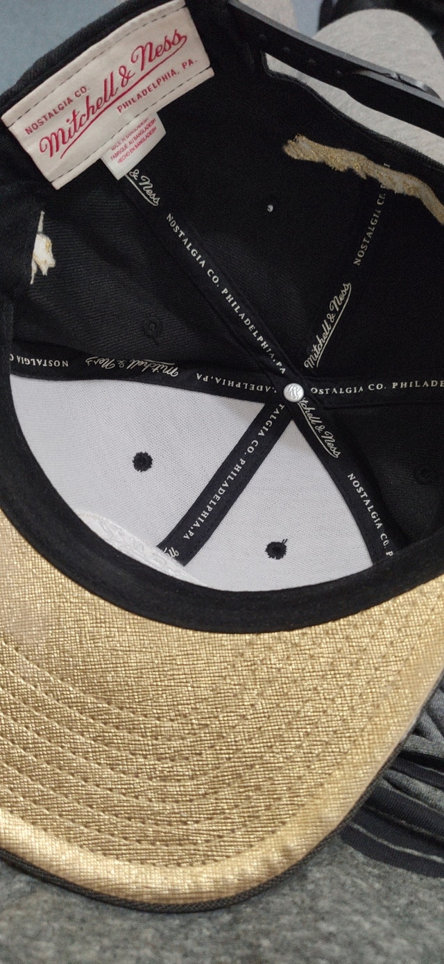 Toronto Raptors Golden Collection T-Shirt and Hat - photo 5