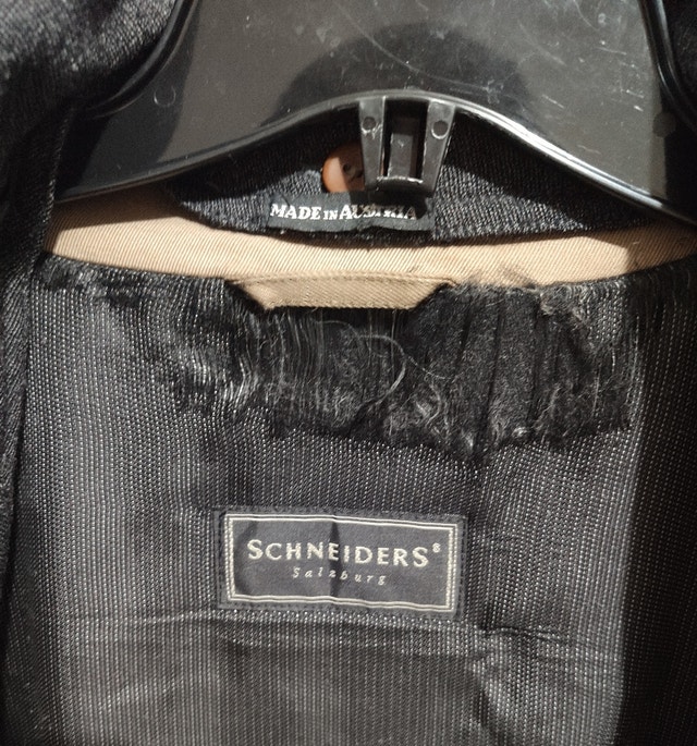 $800 Made in Austria Schneiders Salzburg Heritage Coat Size 44 - photo 3