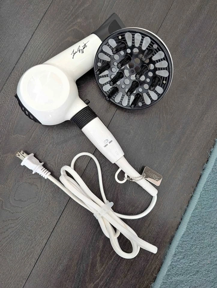 Hairdryer