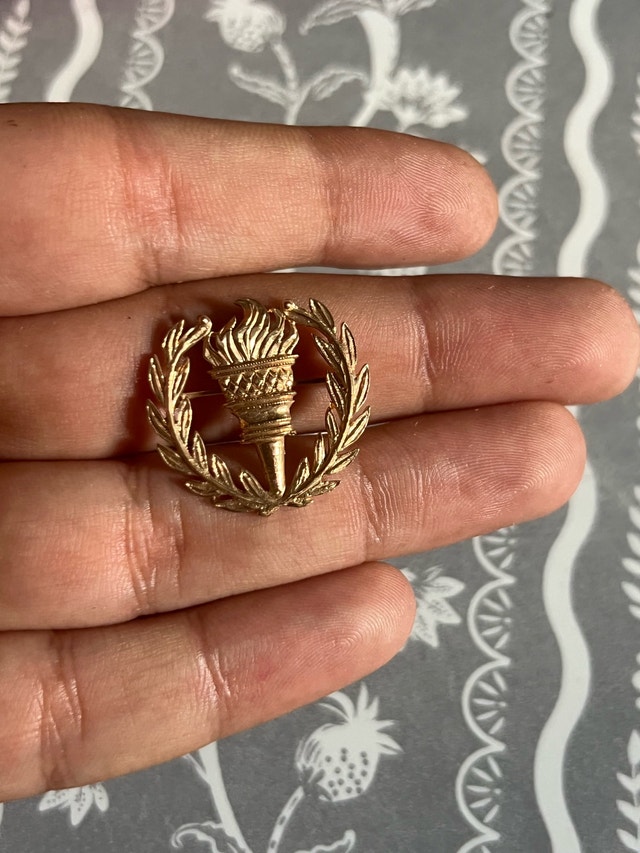 14k gold Olympic torch pin - photo 3