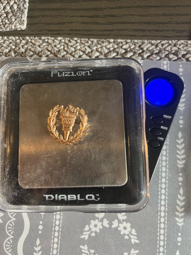 14k gold Olympic torch pin - photo 4