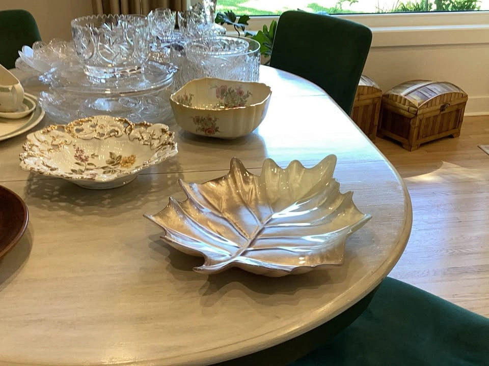 Iridescent Ceramic Leaf Dish - photo 3