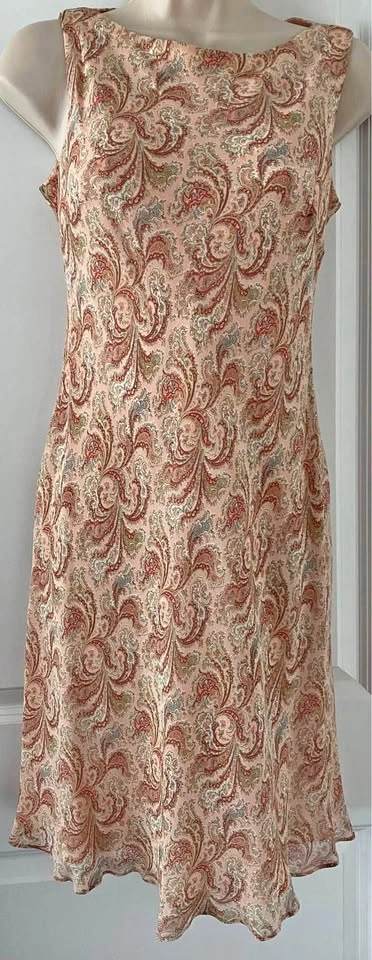 Gorgeous Ann Taylor Silk Dress, Lined - Size 2 Petite⚽️