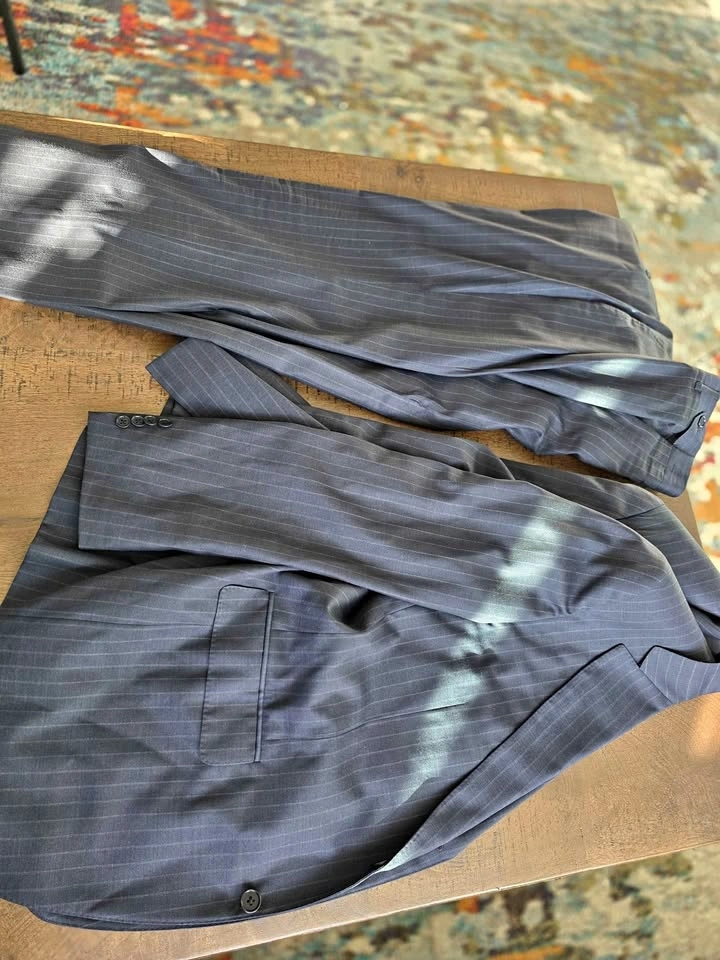 Canali 100% Wool Suit – Made in Italy – 44R Jacket / 38W Pants