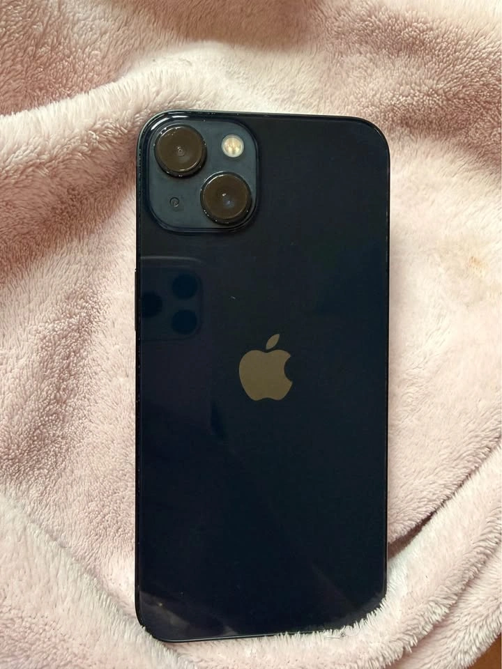 iPhone 13 - photo 2