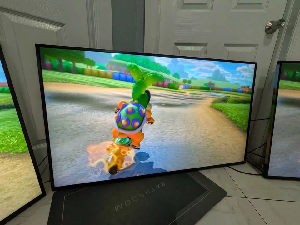 LG 55" 4K Smart TV / Monitor - Pro Series - photo 2