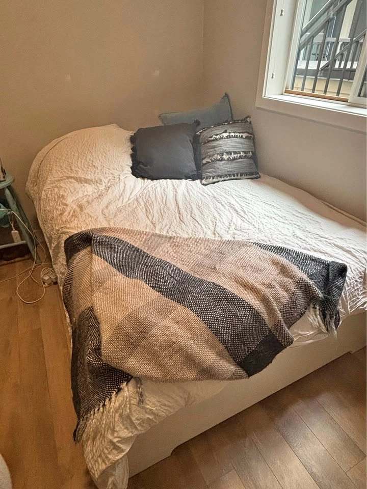 Bed frame- Full