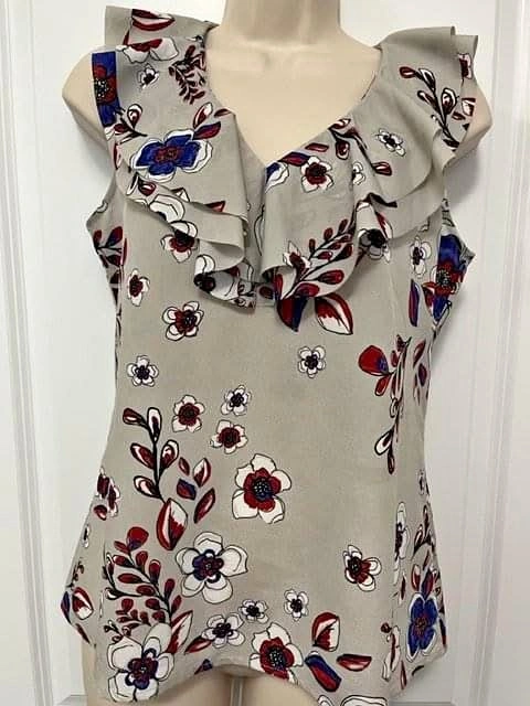 Banana Republic Ruffle Neck Floral Blouse ~ SP⚽️