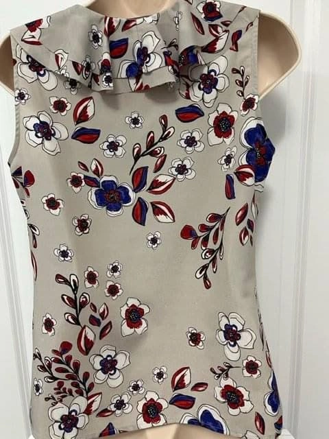Banana Republic Ruffle Neck Floral Blouse ~ SP⚽️ - photo 3
