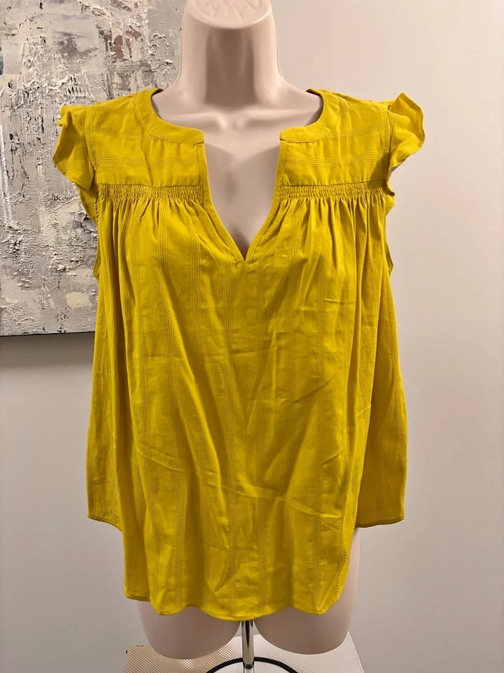 Banana Republic Cotton Ruffle-Sleeve Blouse - SP ⚽️