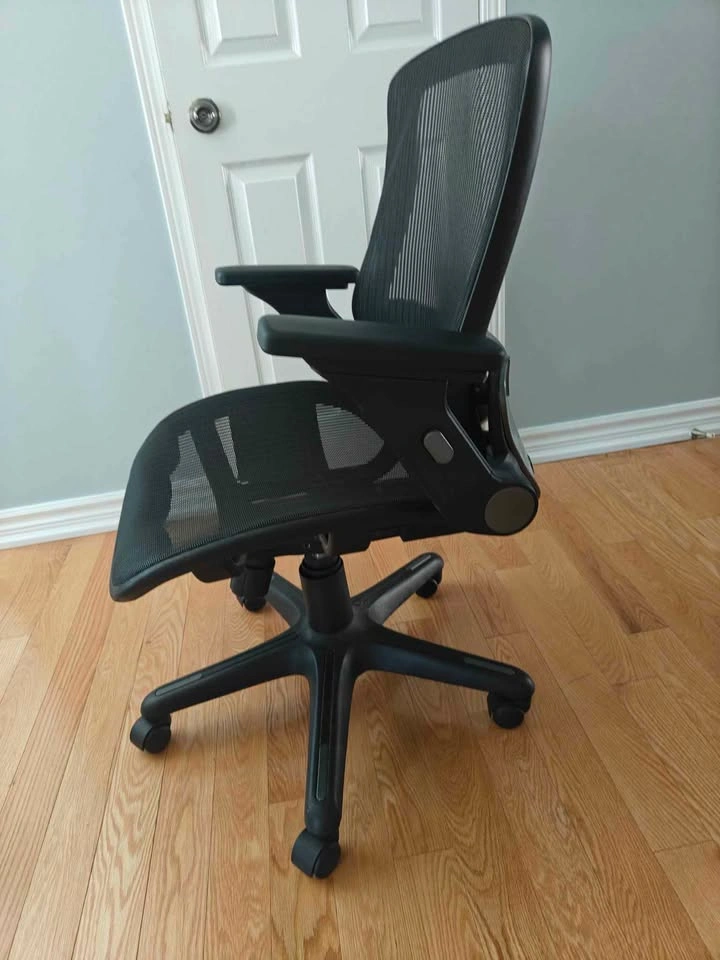 Black mesh office chair - photo 3