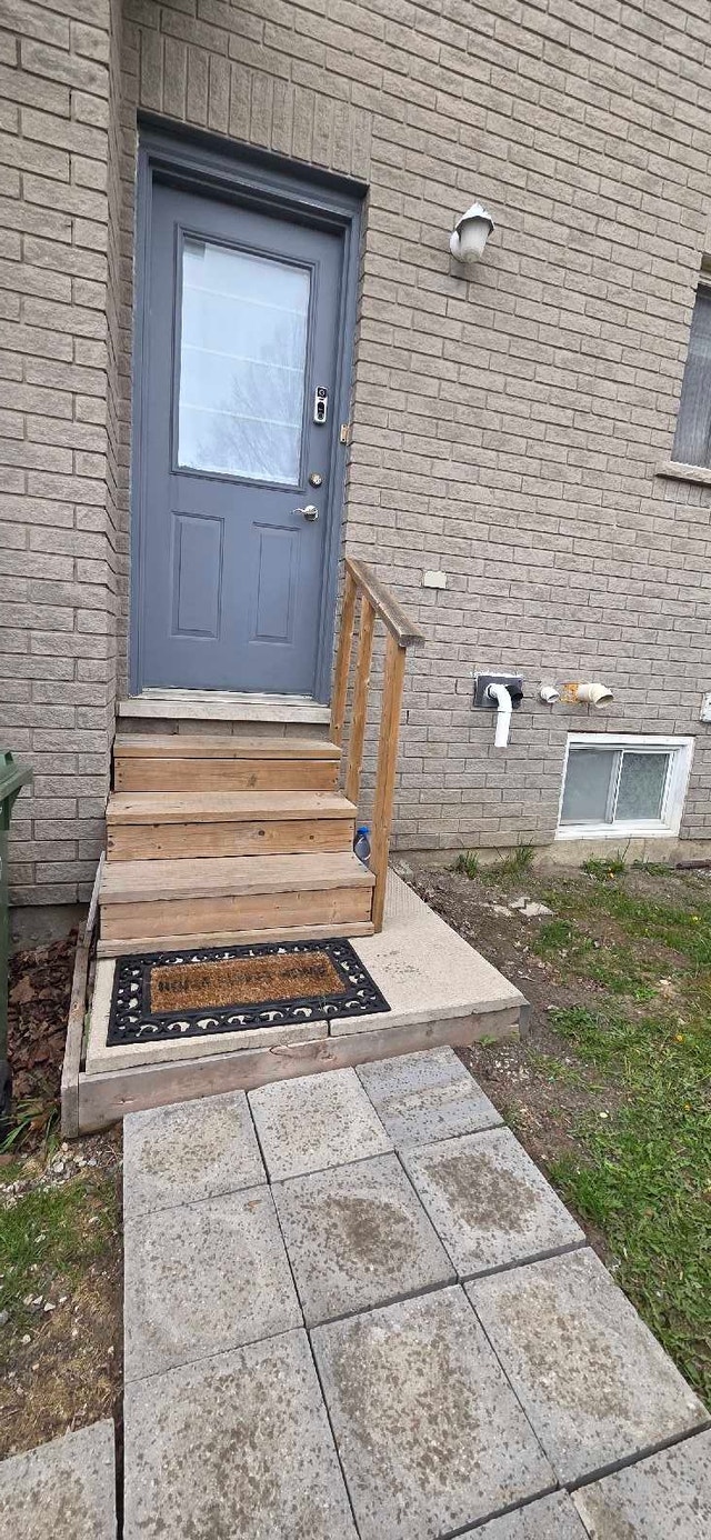 Spacious 2 bedrooms, 1 bath with all utilities included