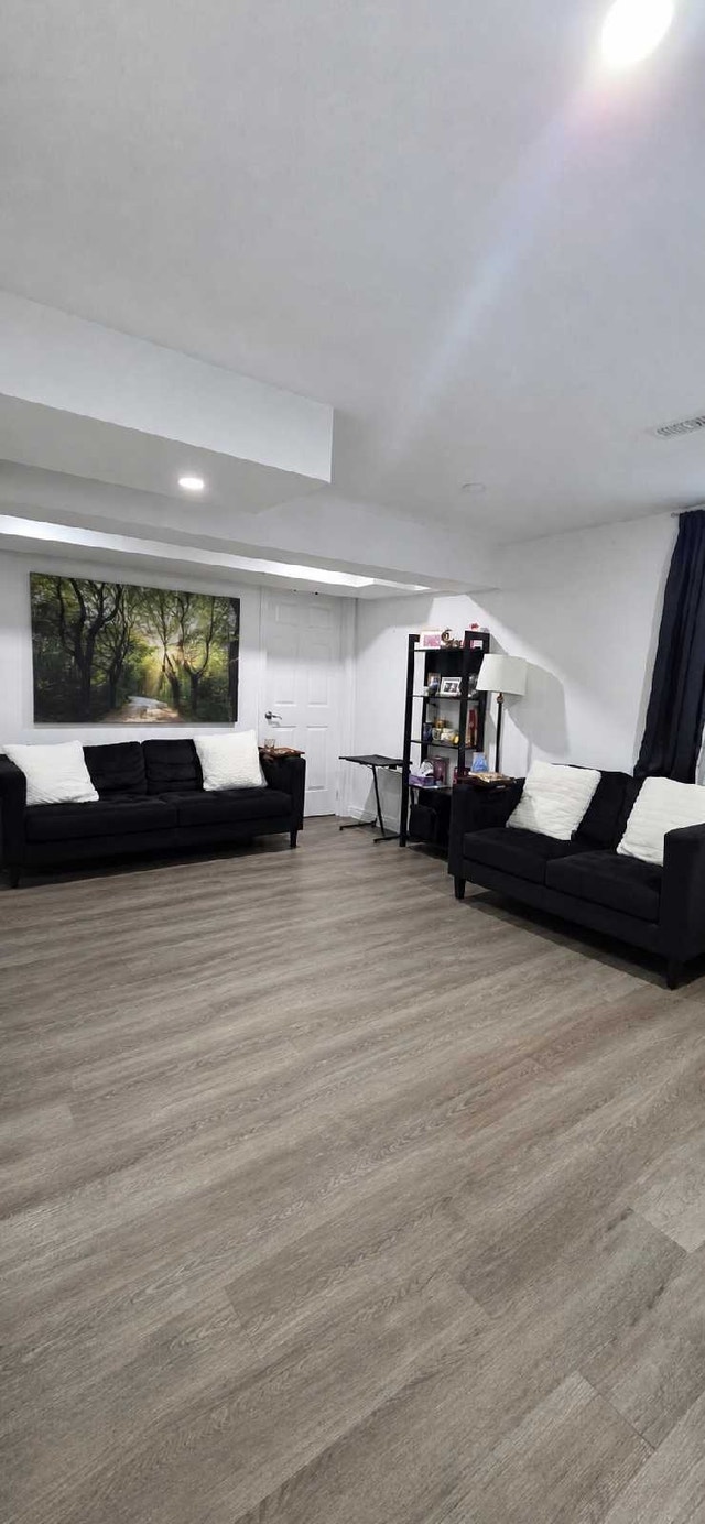 Spacious 2 bedrooms, 1 bath with all utilities included - photo 4