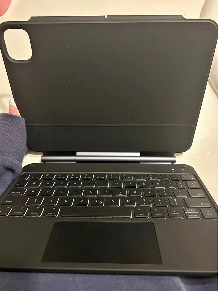 ESR iPad Pro 11 Inch Case with Keyboard - photo 2