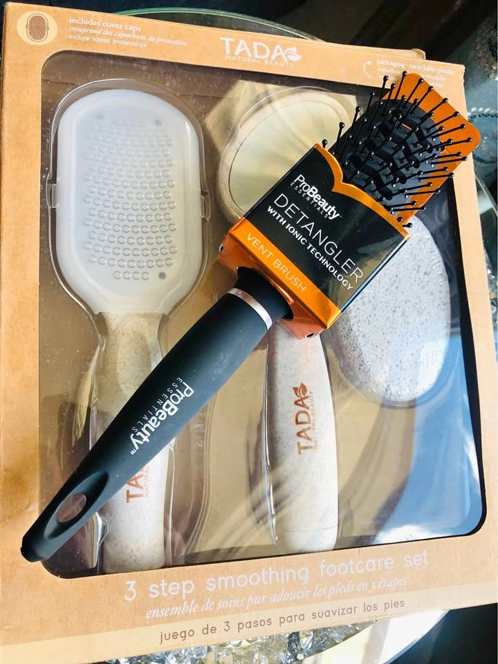 ⚽️ NEW ProBeauty Essentials Detangler Brush & Spa Foot Care Se