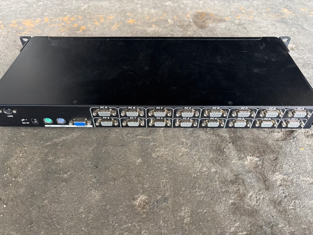 StarTech.com 16-Port StarView KVM Switch - photo 2