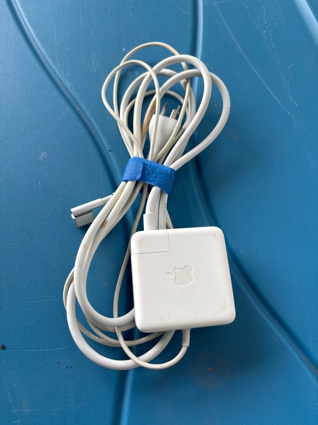 Apple MagSafe Power Adapter