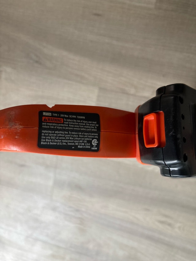 Black & Decker LST220 20V String Trimmer - photo 2