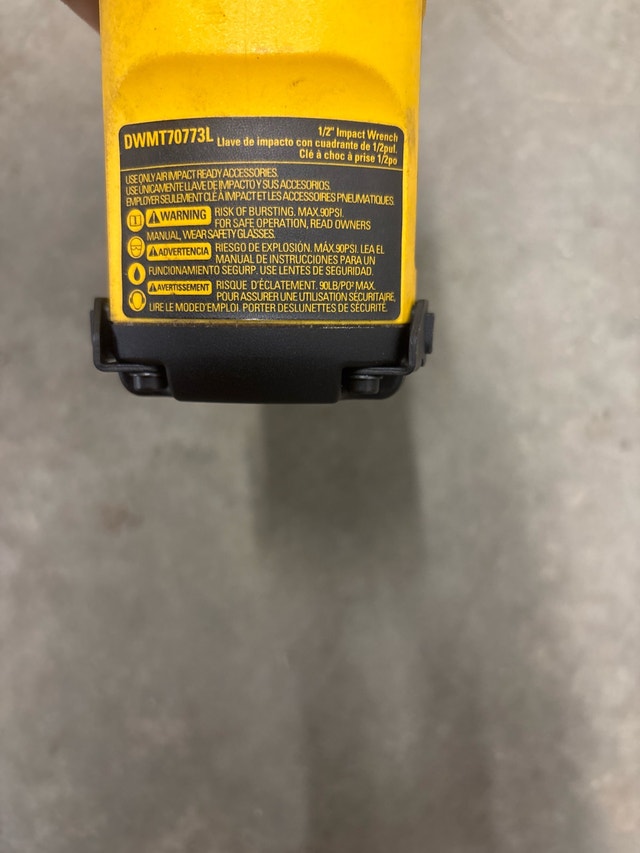DEWALT DWMT70773L Impact Wrench - photo 2