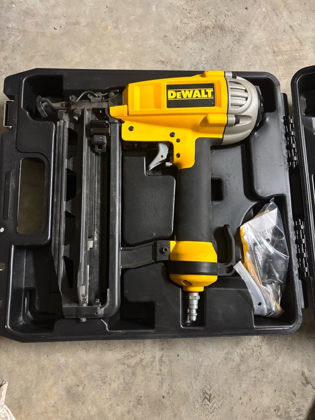 DEWALT D51257 16 Gauge Finish Nailer - photo 2