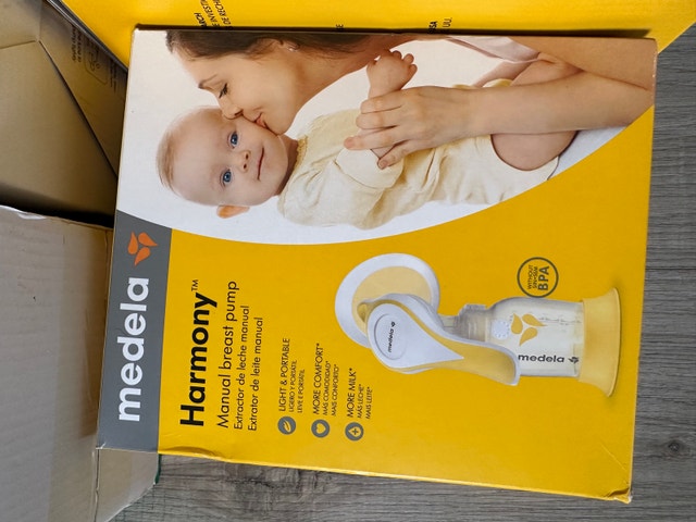 Medela breast pumps - photo 2
