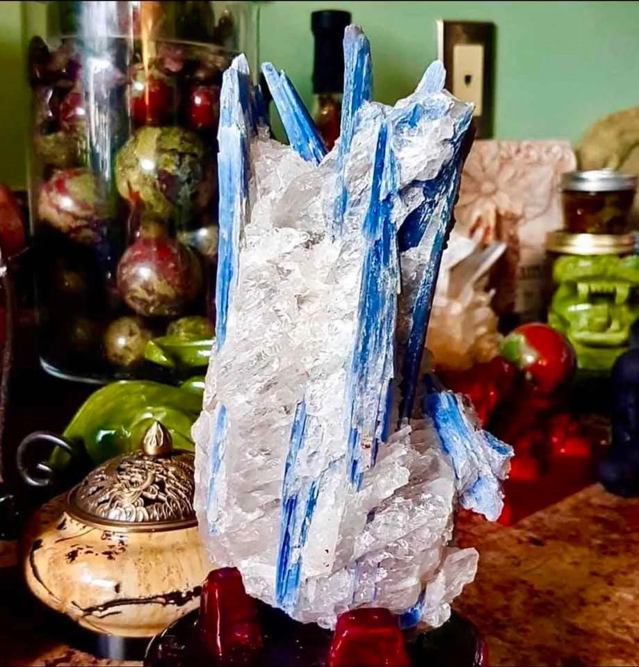 Large Blue Kyanite in Quartz – Display Specimen with Custom Stan - photo 2