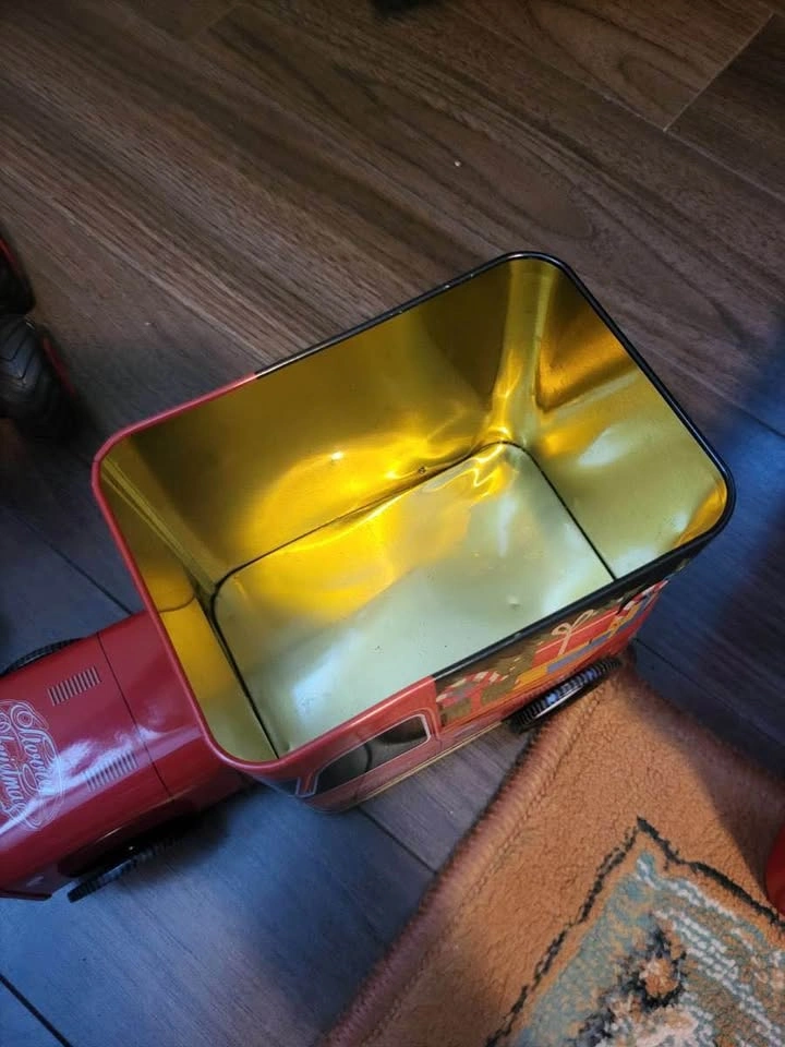 Red Christmas Truck Cookie Tin - photo 2