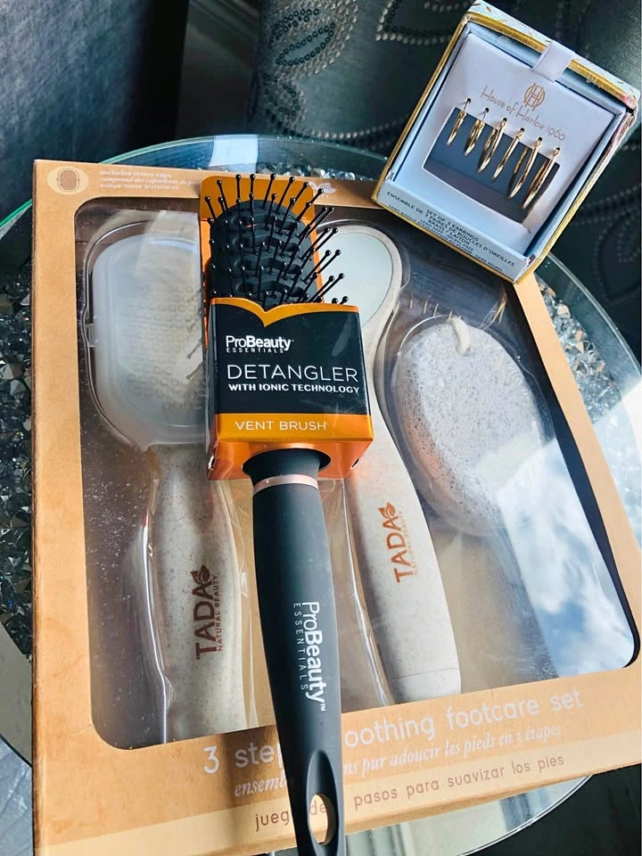 ⚽️ NEW Sets: ProBeauty Brush, Earrings & TADA Footcare Set