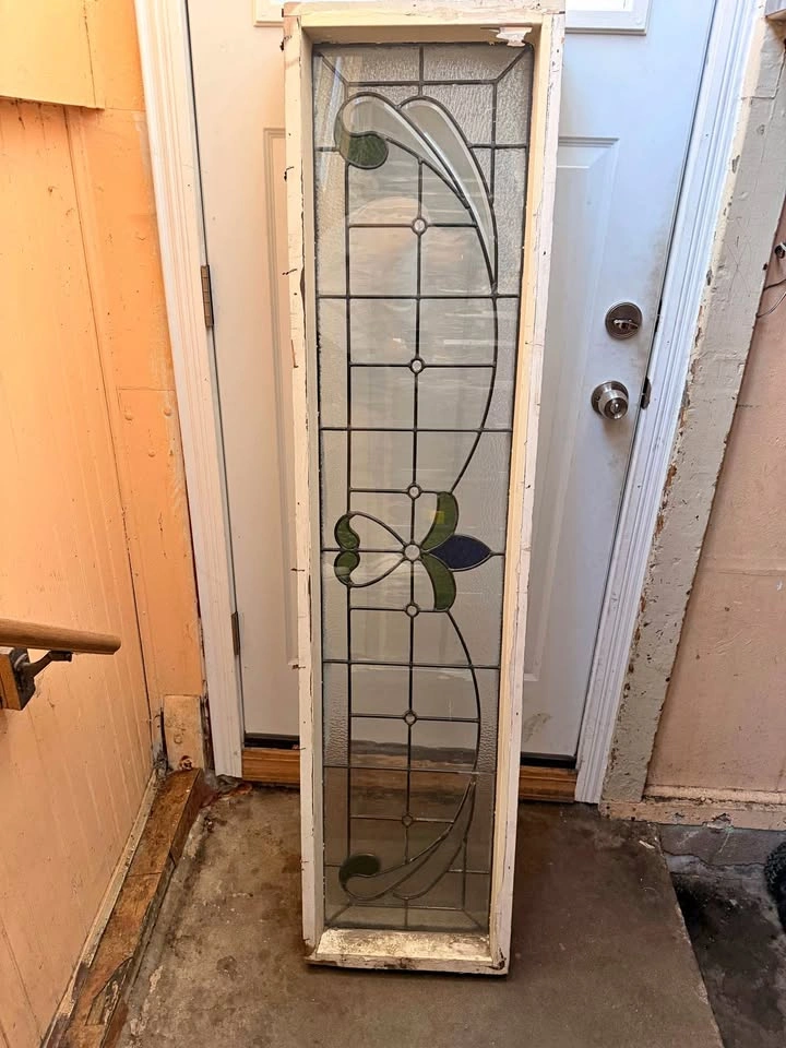 VINTAGE STAINED GLASS TRANSOM WINDOW – ART NOUVEAU FLORAL DESIGN