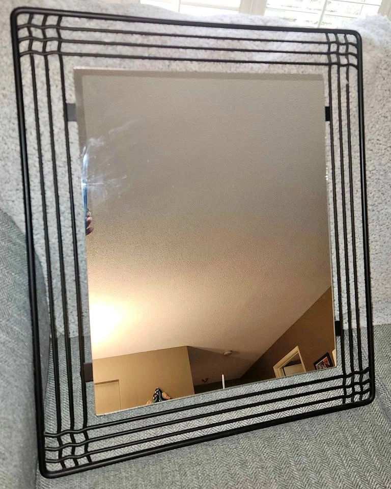 Black Metal Wire Frame Wall Mirror