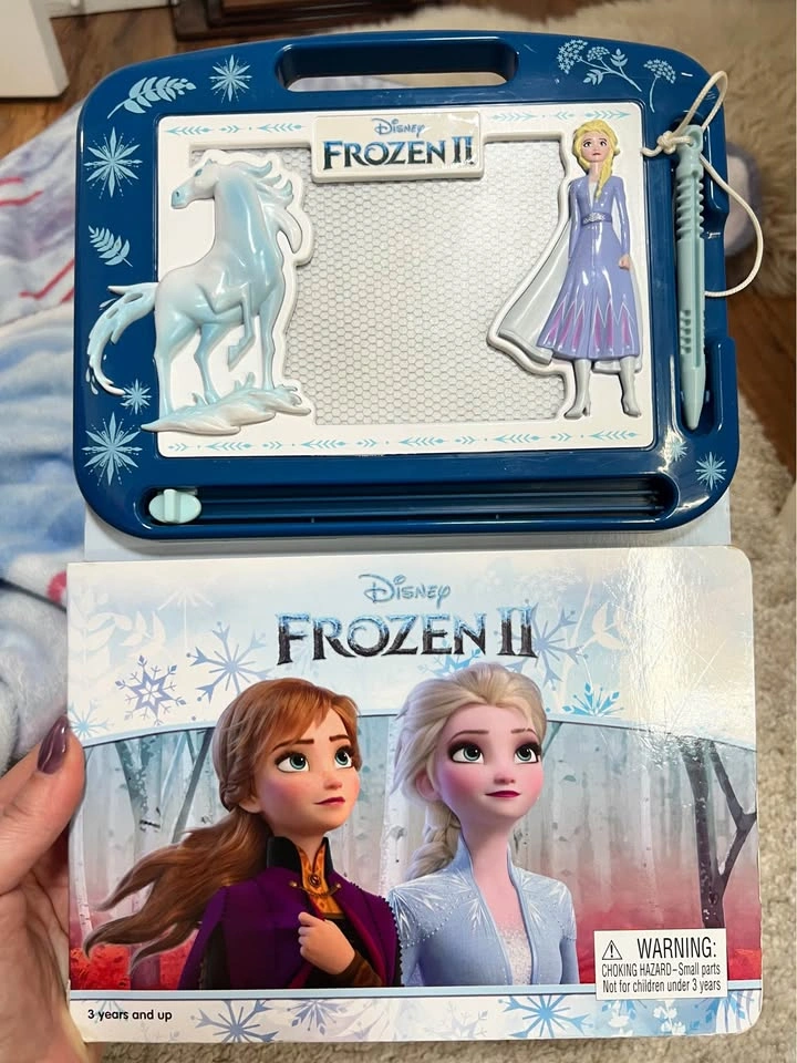 FROZEN set - 2 books and a blanket - photo 2