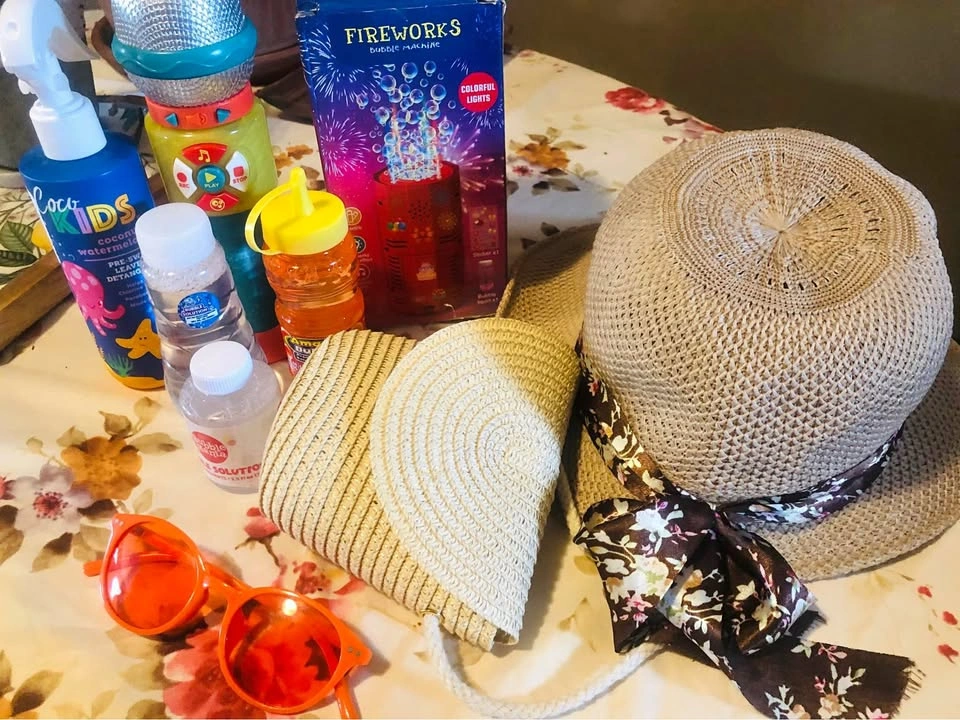 ⚽️ Lot: Bubble Machine, Detangler, Hat, Purse, Sunglasses, etc.