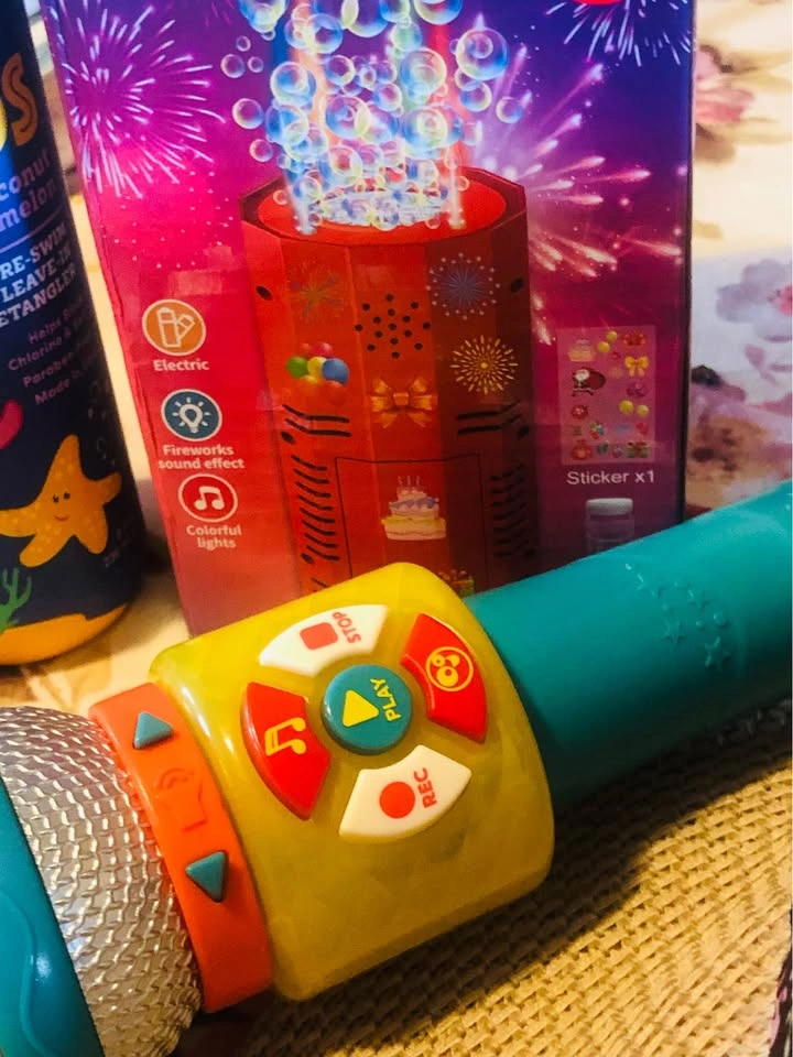 ⚽️ Lot: Bubble Machine, Detangler, Hat, Purse, Sunglasses, etc. - photo 3