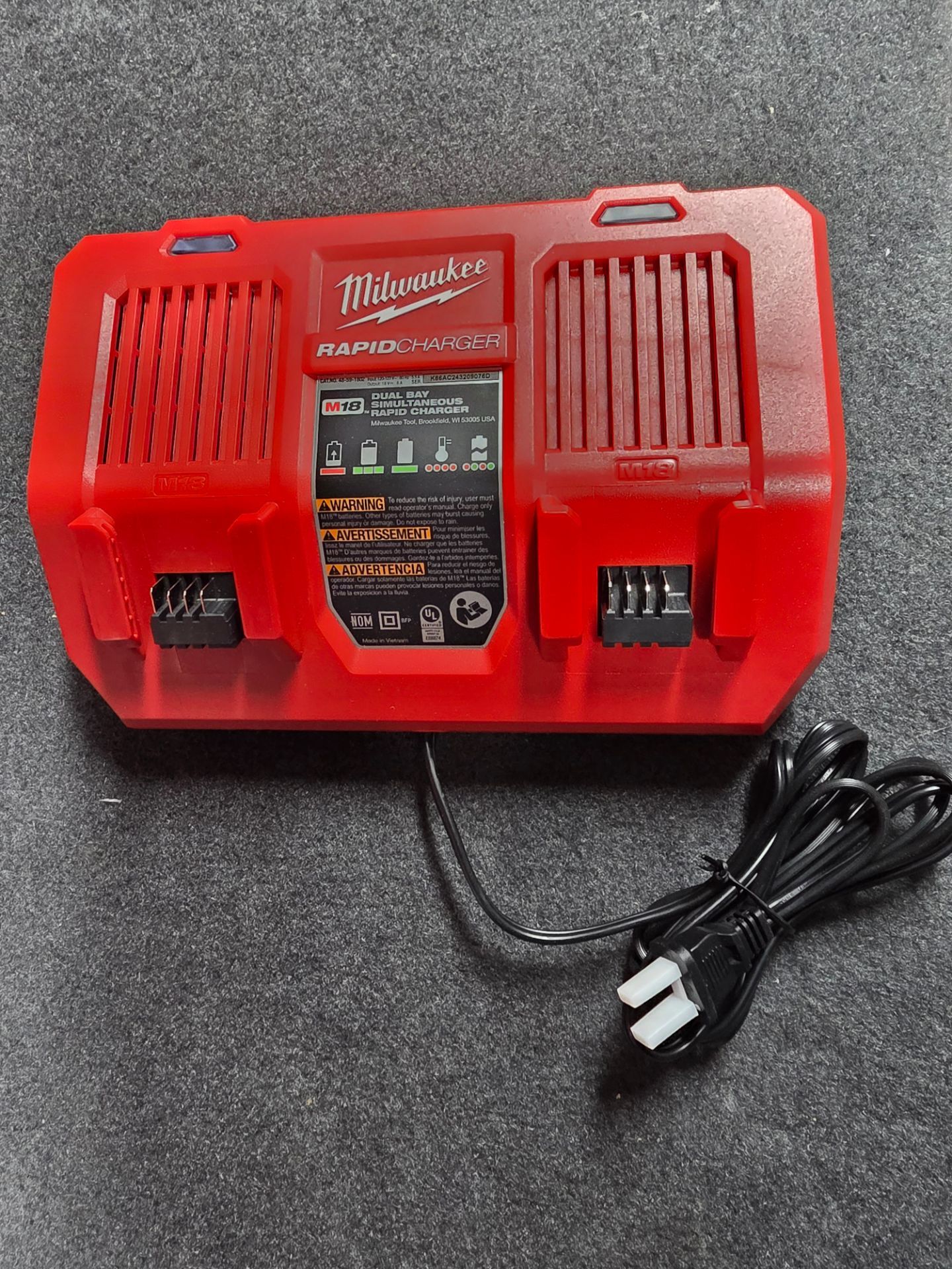 Milwaukee M18 dual bay rapid battery charger
