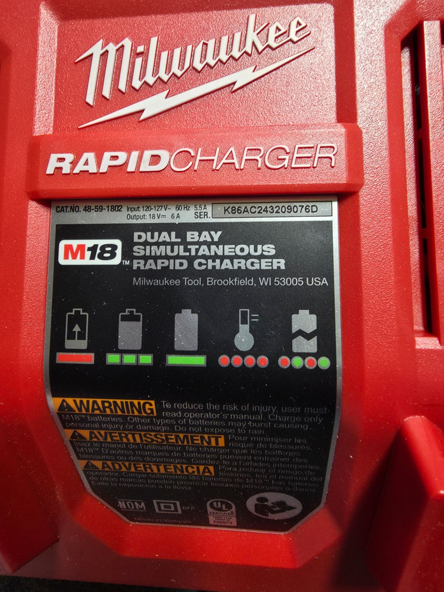 Milwaukee M18 dual bay rapid battery charger - photo 2