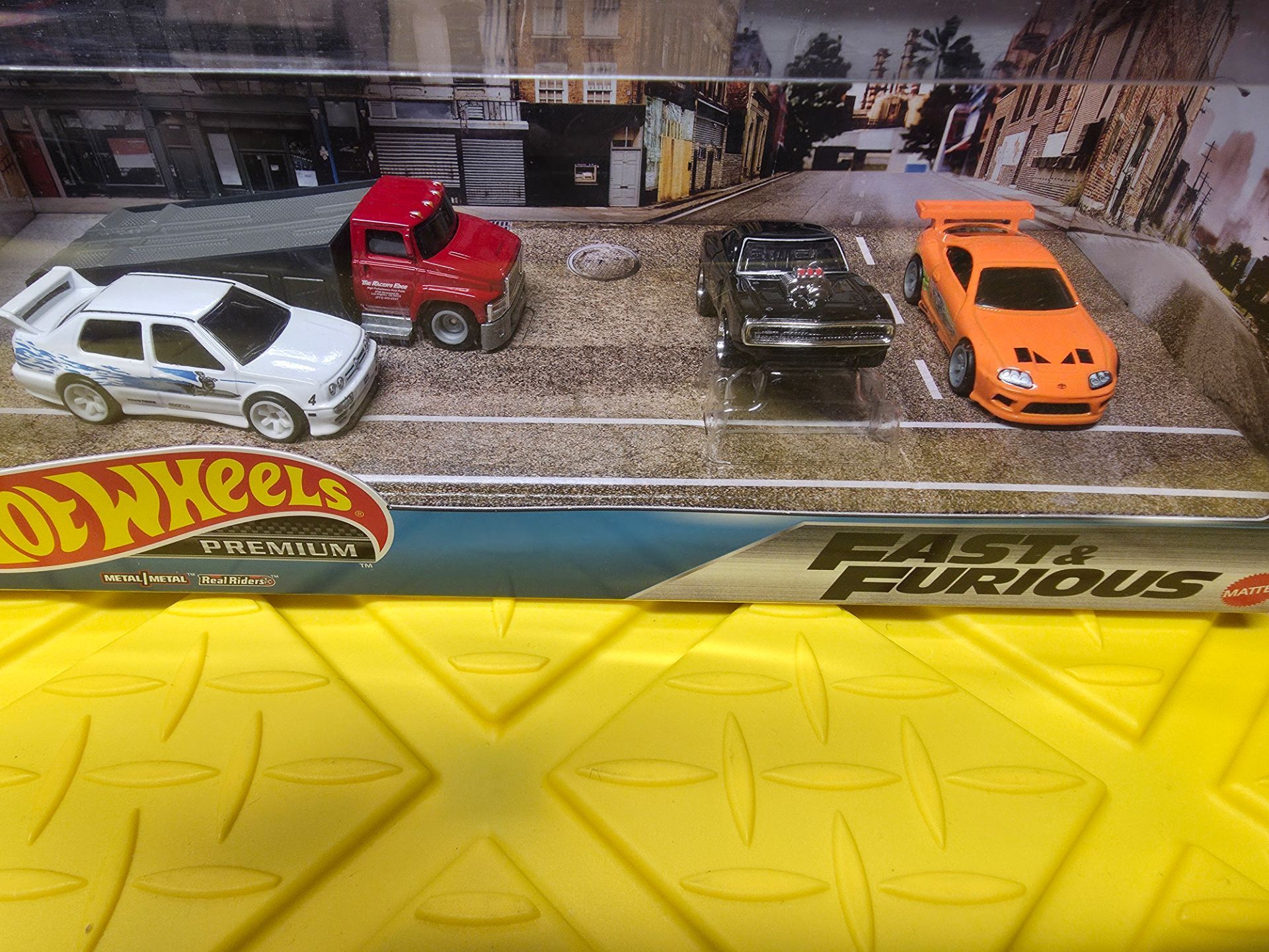 Hot Wheels Premium Fast & Furious 1 Diorama - photo 2