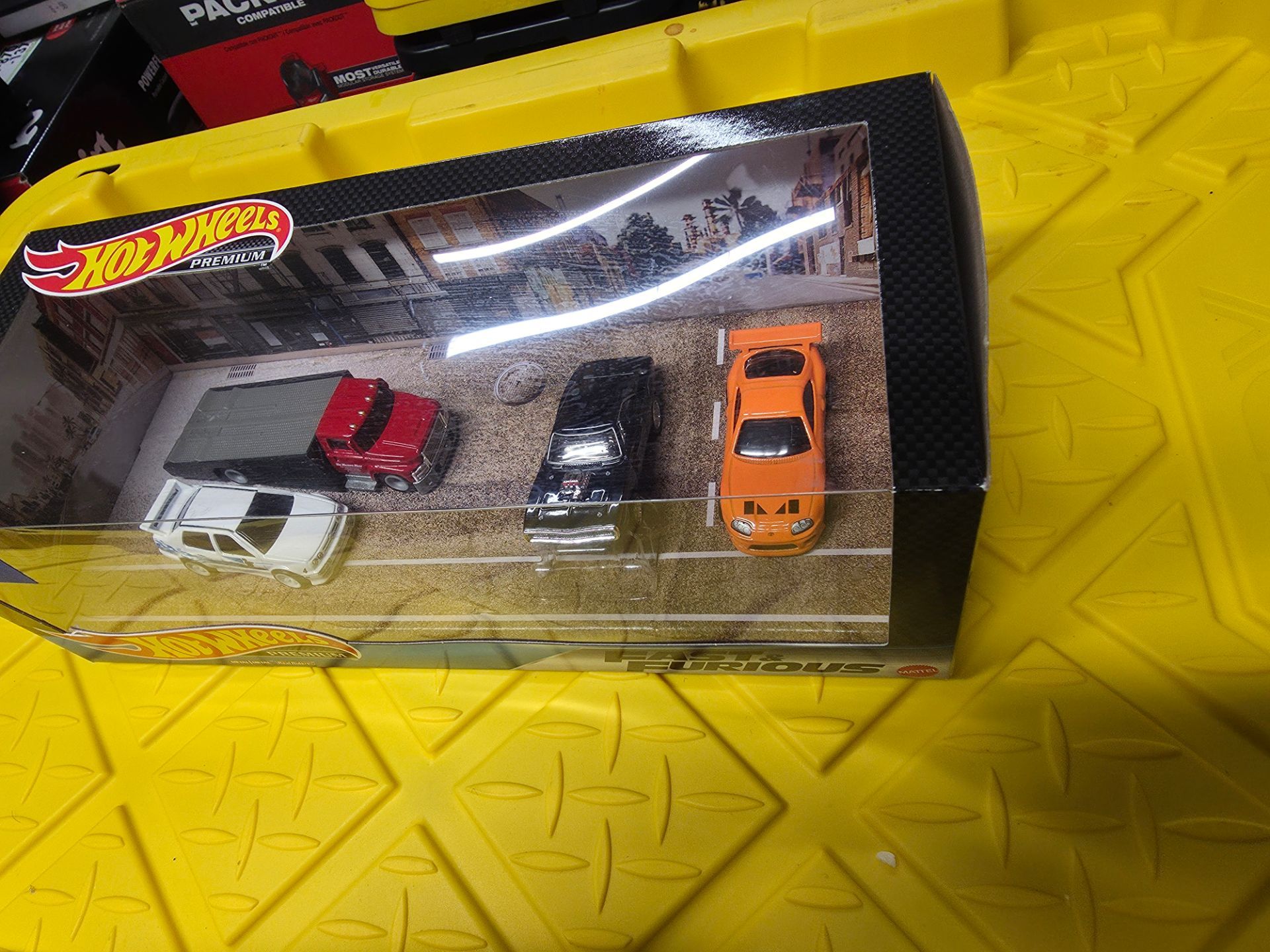 Hot Wheels Premium Fast & Furious 1 Diorama - photo 3