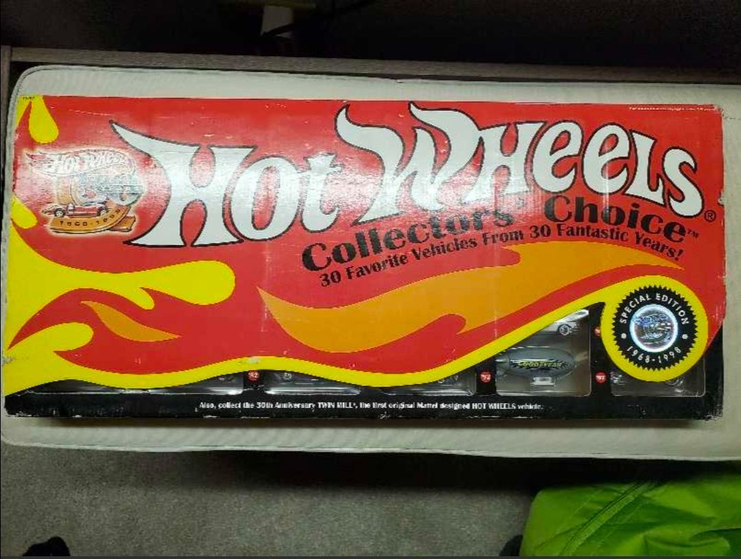 Hot Wheels 30th Anniversary Collectors Choice Set - 30 Cars