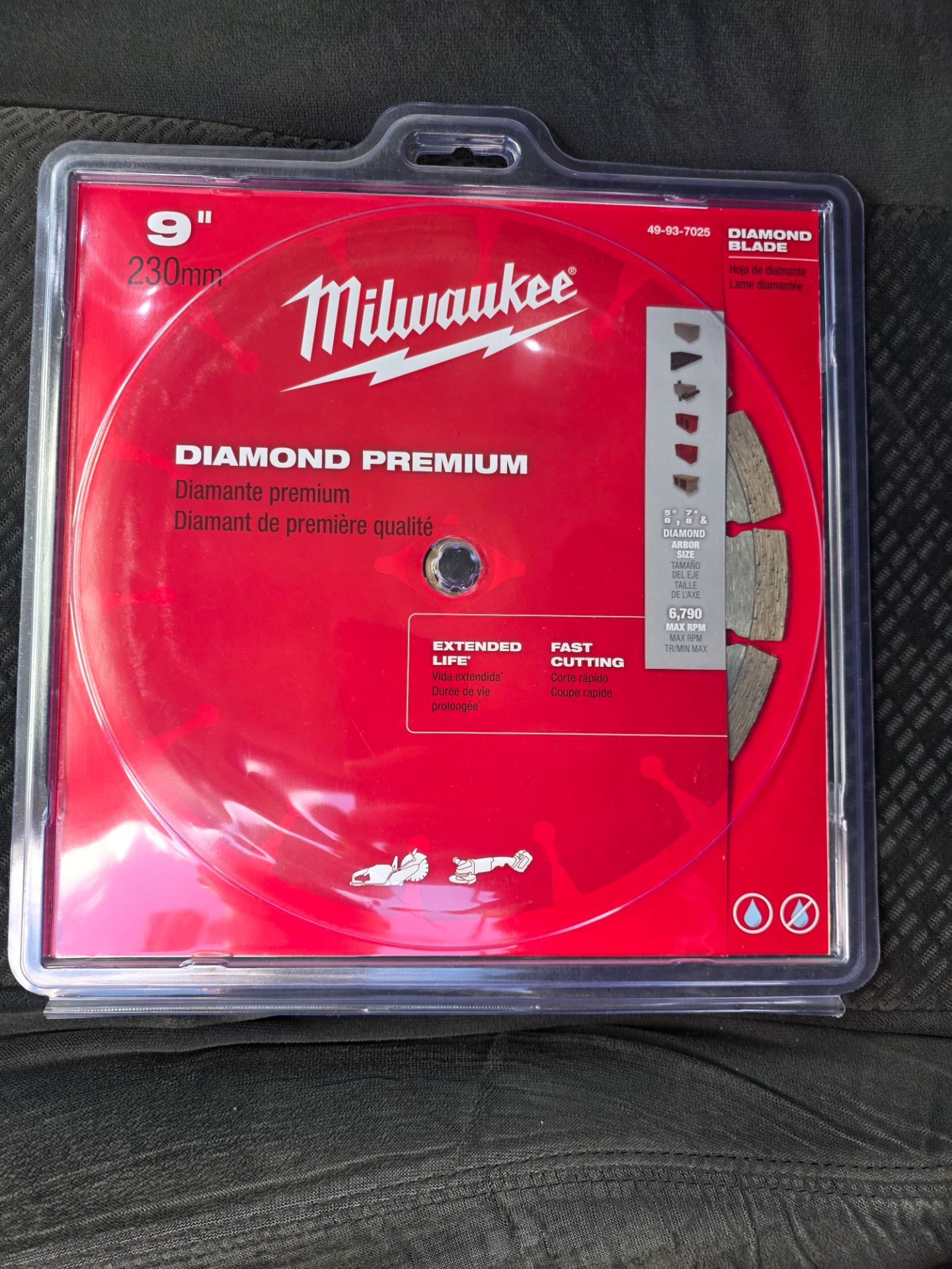 Milwaukee 9 in. Segmented Diamond Blade - for concrete NEW
